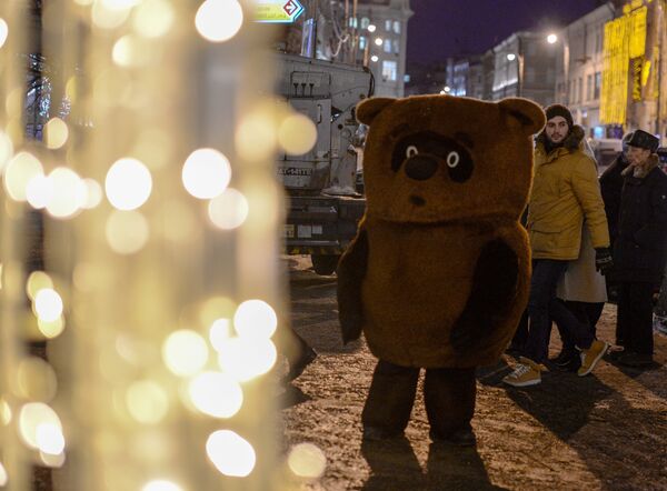 A guy in a costume of Soviet cartoon character Winnie the Pooh A guy in a costume of Soviet cartoon character Winnie the Pooh - Sputnik International