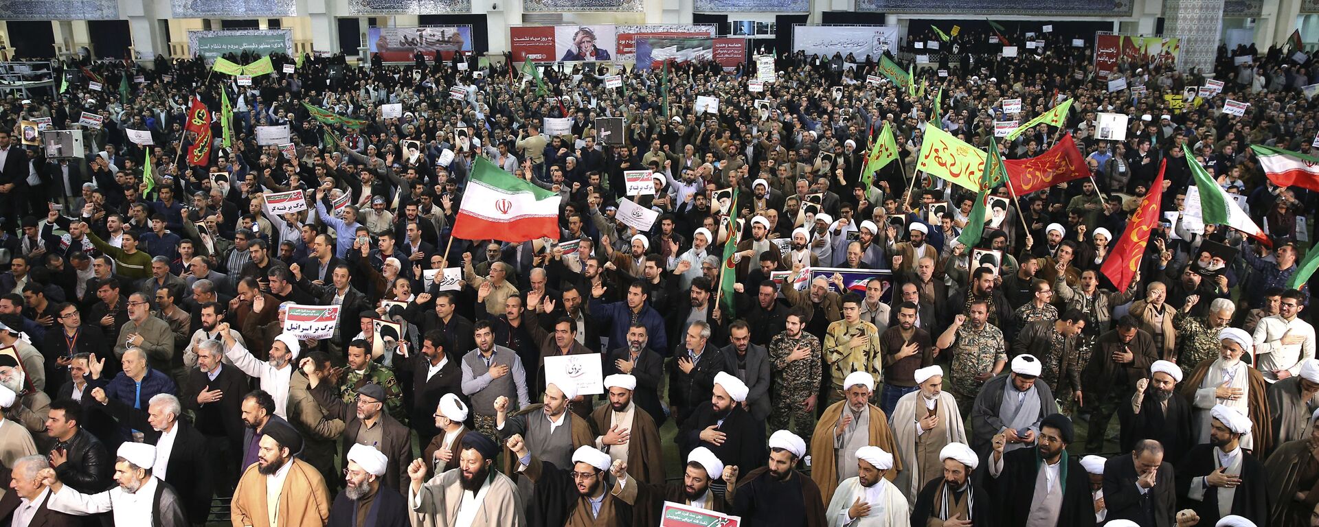Iranian protesters chant slogans at a rally in Tehran, Iran, Saturday, Dec. 30, 2017 - Sputnik International, 1920, 06.01.2018