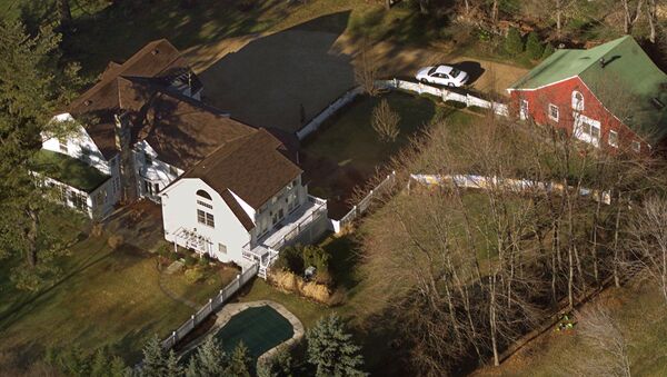 In this Jan. 5, 2000, file photo, the President Bill Clinton and Hillary Rodham Clinton's home is seen from the air in Chappaqua, N.Y. - Sputnik International