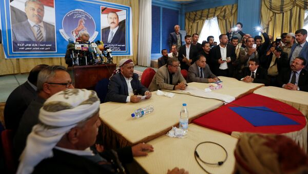 Members of the General People's Congress party, once headed by Yemen's slain former president Ali Abdullah Saleh, attend a meeting of the party's leadership in Sanaa, Yemen January 7, 2018 - Sputnik International