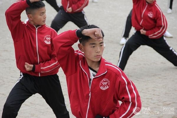 Shaolin Tagou Martial Arts School Students Shaolin Tagou Martial Arts School Students - Sputnik International