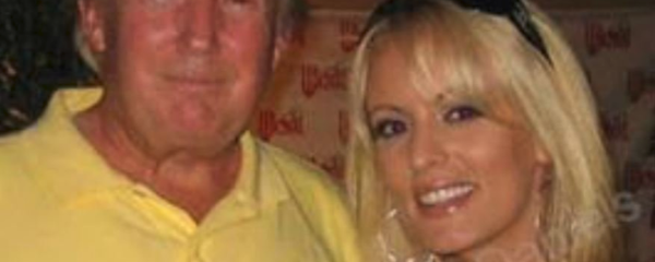 Donald Trump and Adult Film Star Stormy Daniels - Sputnik International
