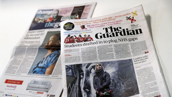 The new look tabloid Guardian is on show next to the old broadsheet version of the national newspaper on January 15, 2018 - Sputnik International