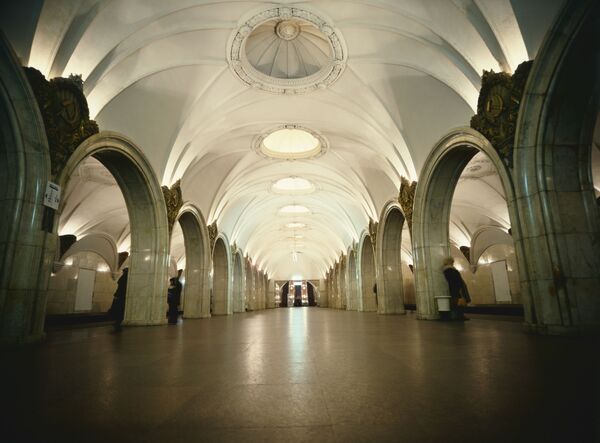 Moscow Metro: Architectural Extravagance Hidden Underground - Sputnik International