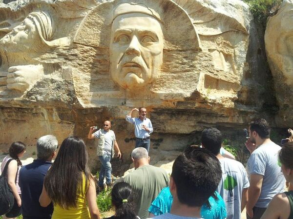 Part of the bas-relief created by Syrian sculptor Alaa Ali Muhammed Part of the bas-relief created by Syrian sculptor Alaa Ali Muhammed - Sputnik International
