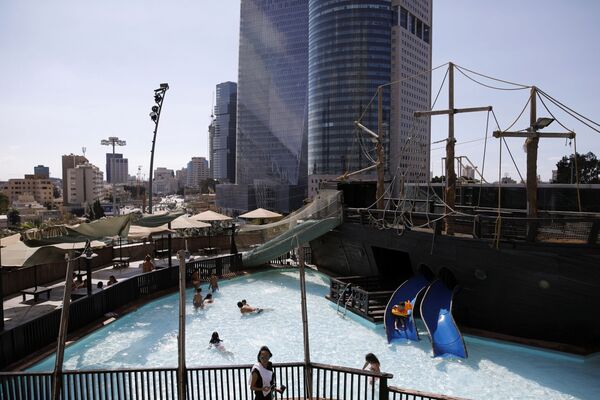 Rising Above: Why Tel Avivians Are Moving to the Roofs Rising Above: Why Tel Avivians Are Moving to the Roofs - Sputnik International