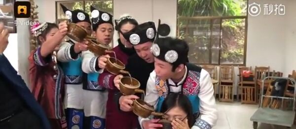 The wine keeps flowing like a waterfall The wine keeps flowing like a waterfall - Sputnik International