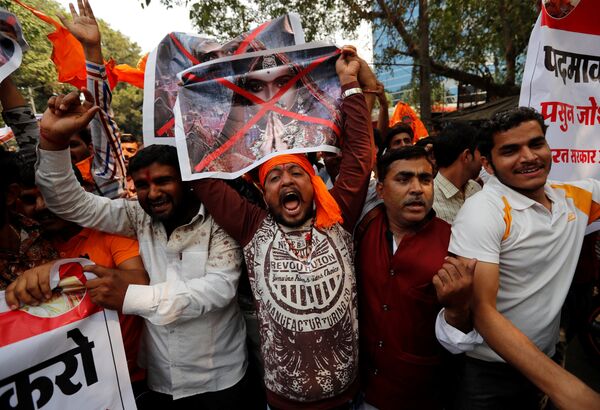 Members of the Rajput community protest against the release of the upcoming Bollywood movie 'Padmavat' in Mumbai, India, January 12, 2018 Members of the Rajput community protest against the release of the upcoming Bollywood movie 'Padmavat' in Mumbai, India, January 12, 2018 - Sputnik International