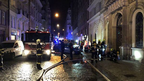 emergency services control a deadly fire at tourist hotel in Prague, January 20, 2018 - Sputnik International