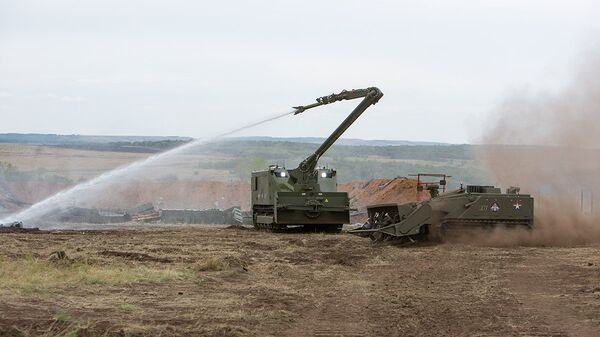 Russian Engineering Troops engage in demining operations. File photo. - Sputnik International
