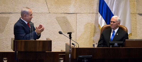 Israeli Prime Minister Benjamin Netanyahu applauds U.S. Vice President Mike Pence ahead of his address to the Knesset, Israeli Parliament, in Jerusalem - Sputnik International