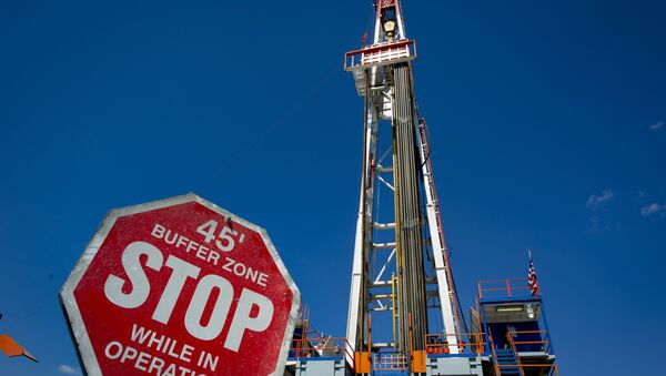 A Consol Energy Horizontal Gas Drilling Rig explores the Marcellus Shale outside the town of Waynesburg (File) - Sputnik International