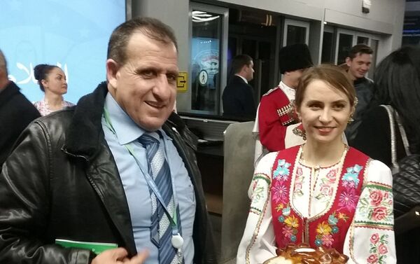 The arriving guests at Syrian National Dialogue Congress received Russia's traditional greeting. - Sputnik International