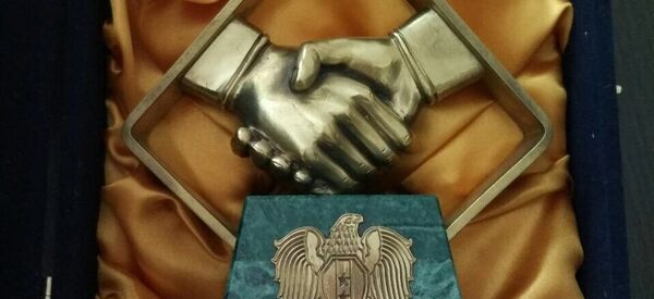 Statuettes symbolizing friendship between Russian and Syria - Sputnik International