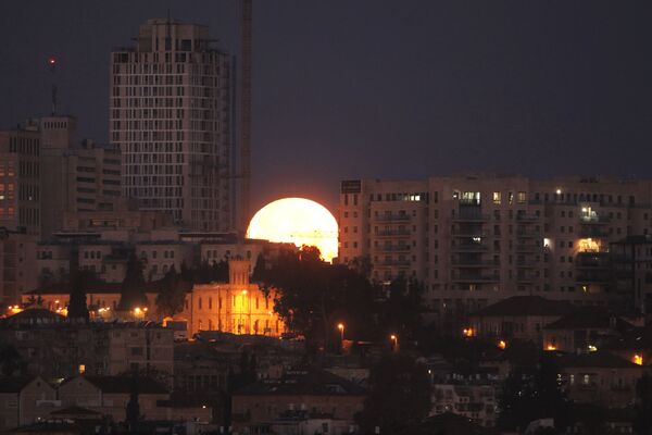 Super Blue Blood Moon Lunar Eclipse Seen Over the World - Sputnik International
