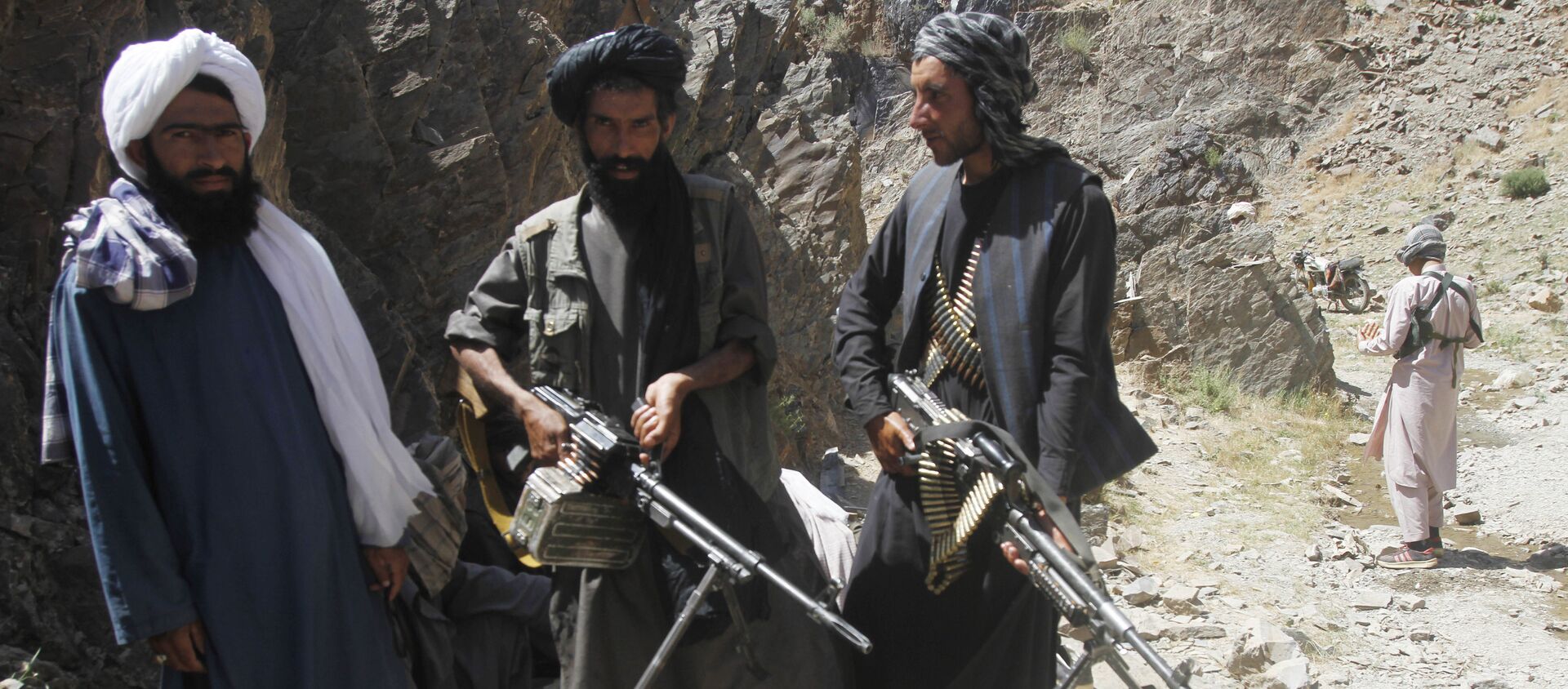 Members of a breakaway faction of the Taliban fighters guard during a patrol in Shindand district of Herat province, Afghanistan (File) - Sputnik International, 1920, 29.01.2021