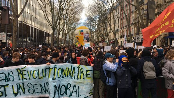 Protests in Paris against the government's education reform initiatives - Sputnik International