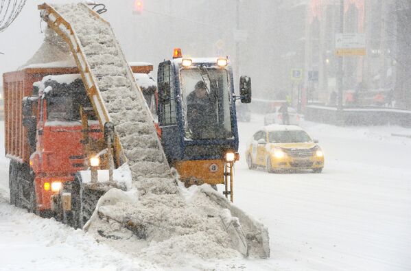 'Blizzard of Century': Snow Apocalypse in Moscow - Sputnik International