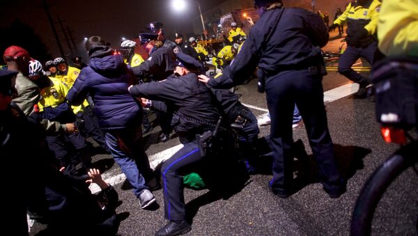 Police clash with fans celebrating the Philadelphia Superbowl LII victory over the New England Patriots in Philadelphia, Pennsylvania U.S. February 5, 2018 - Sputnik International