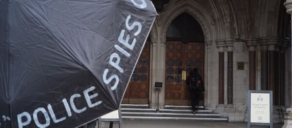 Inquiry Participant Enters Royal Court of Justice, London Inquiry Participant Enters Royal Court of Justice, London - Sputnik International