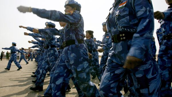 The United Nations' first all-female peacekeeping force of more than 100 Indian policewomen walks upon arrival at Roberts international airport in Monrovia. (File) - Sputnik International