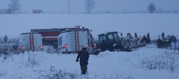Emergency services work at the scene where a short-haul regional Antonov AN-148 plane crashed after taking off from Moscow's Domodedovo airport, outside Moscow, Russia February 11, 2018 Emergency services work at the scene where a short-haul regional Antonov AN-148 plane crashed after taking off from Moscow's Domodedovo airport, outside Moscow, Russia February 11, 2018 - Sputnik International