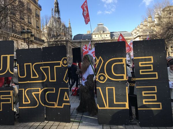 Apple Contre Attac, 12 February 2018 Apple Contre Attac, 12 February 2018 - Sputnik International