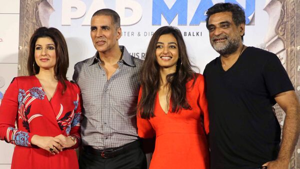 Indian Bollywood actors Twinkle Khanna (L), Akshay Kumar (2L) and Radhika Apte (2R) pose for a photograph during a promotional event for the forthcoming Hindi film 'Padman' written and directed by R. Balki in Mumbai on December 20, 2017. - Sputnik International