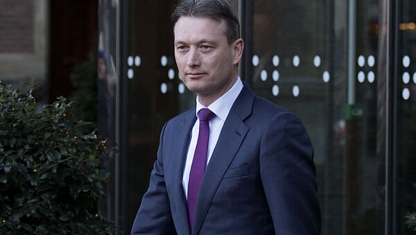 Dutch Minister of Foreign Affairs Halbe Zijlstra leaves the Dutch parliament Tweede Kamer after he announced his resignation in The Hague - Sputnik International