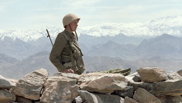 A Soviet soldier-internationalist guards the Afghan roads - Sputnik International