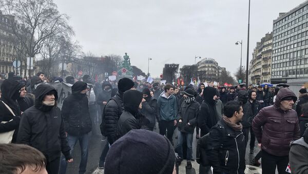 High school students take part in a rally to protest against a proposed reform of the Baccalaureat (France's high school diploma) - Sputnik International