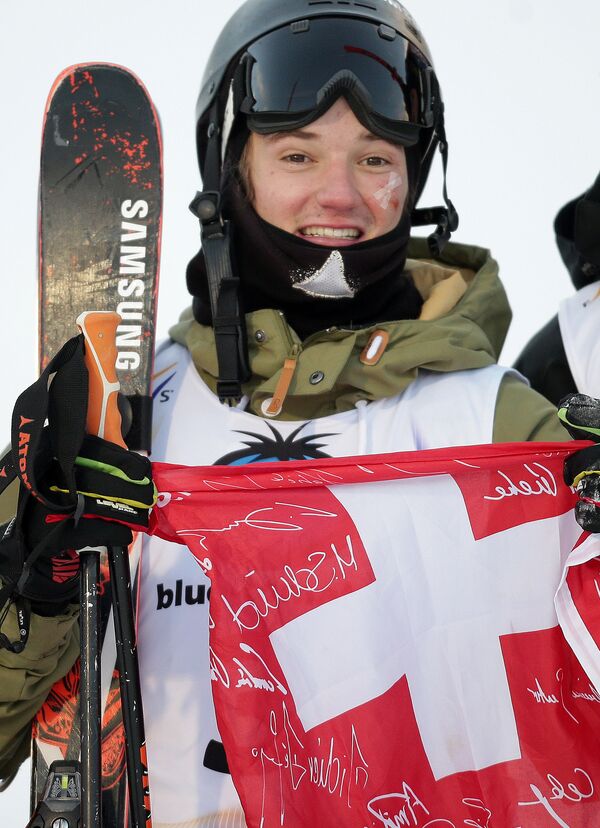 Winner Switzerland's Fabian Boesch poses with his national flag after the Men's Ski Slopestyle Finals of FIS Freestyle and Snowboarding World Ski Championships 2015 in Kreischberg, Austria on January 21, 2015 - Sputnik International