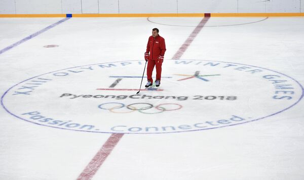 Head coach of the Russian hockey team Oleg Znarok during a training session at the 2018 Pyeongchang Winter Olympic Games - Sputnik International