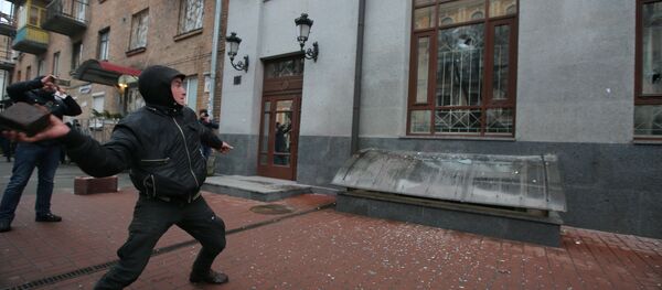 Radicals smash Rossotrudnichestvo office in Kiev Radicals smash Rossotrudnichestvo office in Kiev - Sputnik International