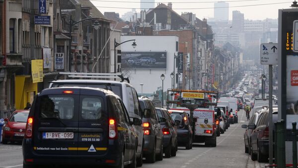 Stranded vehicles stand on a blocked street in Brussels as public transports are on strike following a call of several unions (CGSP-ACOD and CGSLB-ACLVB) - Sputnik International