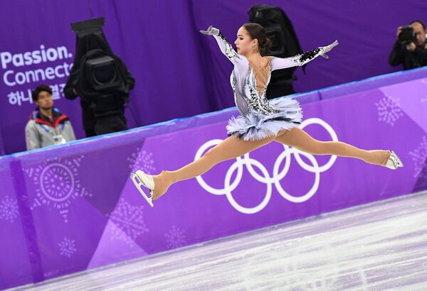 Olympic Athlete from Russia Alina Zagitova performs her short program during the women's figure skating competition at the 2018 Winter Olympics in Pyeongchang - Sputnik International