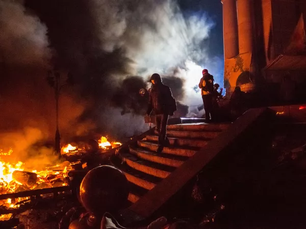 Partidarios de la oposición en la plaza Maidán de Kiev durante los enfrentamientos entre manifestantes y la policía. (Archivo) Partidarios de la oposición en la plaza Maidán de Kiev durante los enfrentamientos entre manifestantes y la policía. (Archivo) - Sputnik Internacional