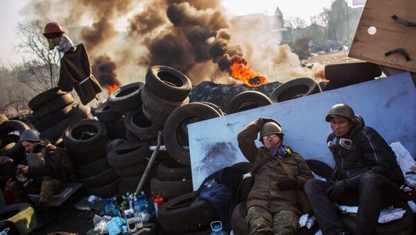 Radical opposition supporters on a barricade on Institutskaya Street in Kiev. (File) - Sputnik International