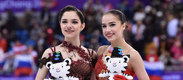 Russian medalists in women's figure skating at the XXIII Winter Olympic Games, from left: silver medalist Evgenia Medvedeva and gold medalist Alina Zagitova - Sputnik International