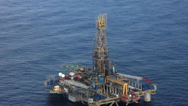 The Homer Ferrington gas drilling rig, operated by Noble Energy and drilling in an offshore block on concession from the Cypriot government, is seen during President Demetris Christofias' visit in the east Mediterranean, Nicosia November 21, 2011 - Sputnik International