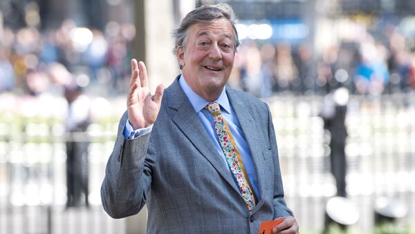 Actor Stephen Fry arrives for a Service of Thanksgiving for the life and work of Lord Snowdon at Westminster Abbey in London, Britain April 7, 2017 - Sputnik International