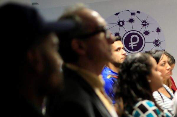 'Venezuelan Cryptocurrency is Centralized - That's the Greatest Risk' - Analyst - Sputnik International