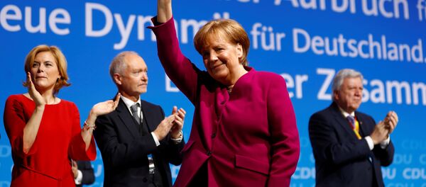German Chancellor Angela Merkel receives applause after addressing a Christian Democratic Union (CDU) party congress in Berlin, Germany, February 26, 2018 - Sputnik International