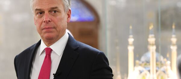 US Ambassador to Russia Jon Huntsman is in the Qol Sharif Mosque during a tour of the Kazan Kremlin - Sputnik International