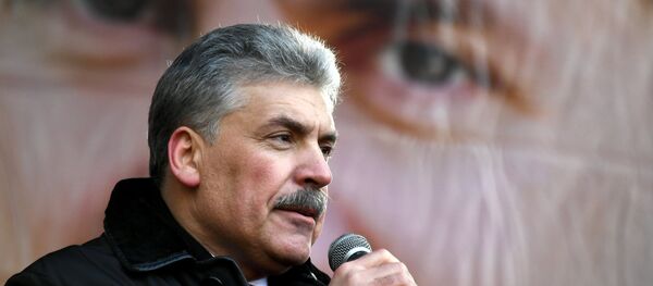 Presidential candidate Pavel Grudinin at the march in honor of the 100th anniversary of the Red Army. Presidential candidate Pavel Grudinin at the march in honor of the 100th anniversary of the Red Army. - Sputnik International