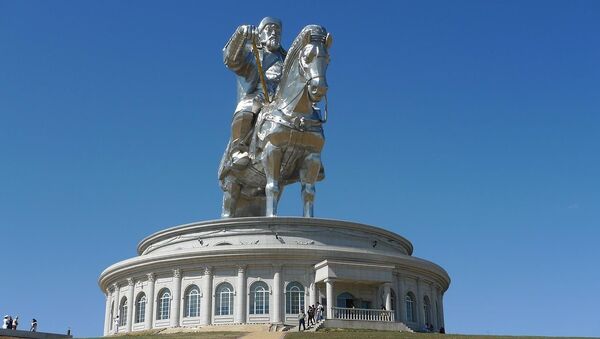 Apparently the tallest equestrian statue (40m) in the world celebrating the most famous of all the Mongols - Chinngis (Ghenghis) Khan - Sputnik International
