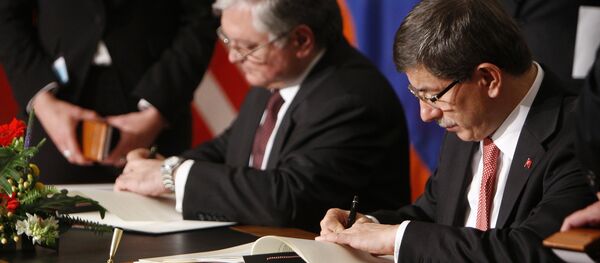 (File) Armenia's Foreign Minister Edouard Nalbandian, left, and Turkey's Foreign Minister Ahmet Davutoglu sign documents during the signing ceremony of a peace accord between Turkey and Armenia in Zurich, Switzerland Saturday Oct. 10, 2009 (File) Armenia's Foreign Minister Edouard Nalbandian, left, and Turkey's Foreign Minister Ahmet Davutoglu sign documents during the signing ceremony of a peace accord between Turkey and Armenia in Zurich, Switzerland Saturday Oct. 10, 2009 - Sputnik International