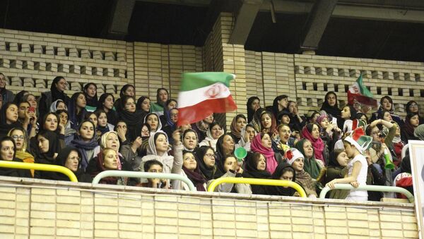 بانوان ایرانی در ورزشگاه آزادی - Sputnik International