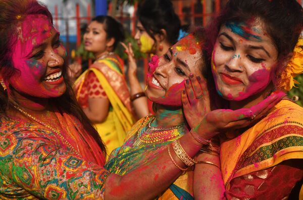 Holi, The Riotous Hindu Spring Festival of Color in Pictures - Sputnik International