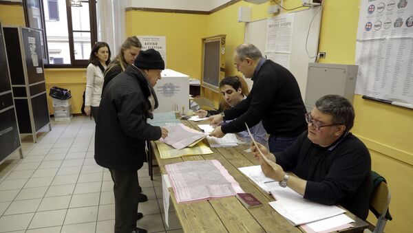Polling operations begin in Rome, Sunday, March 4, 2018. An election in Italy on Sunday will determine the makeup of the nation's Parliament and its next government - Sputnik International
